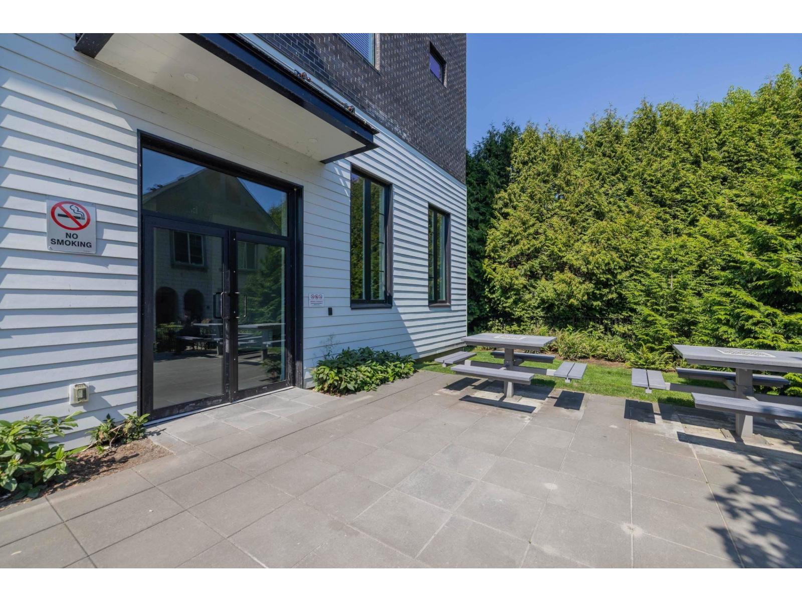 307 13623 81a Avenue, Surrey, British Columbia  V3W 3N7 - Photo 2 - R3176402