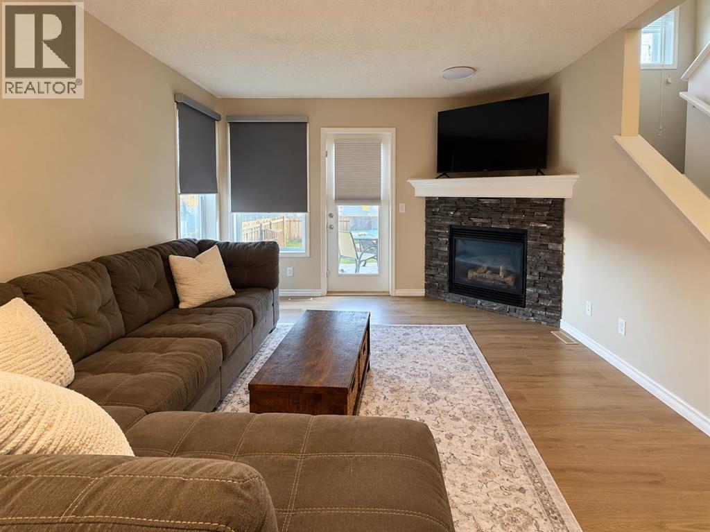 754 Luxstone Gate SW, Airdrie, Alberta  T4B 0H3 - Photo 3 - A2353170