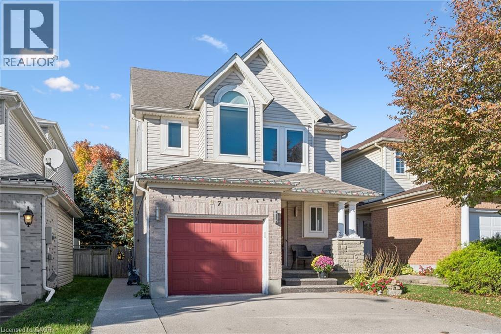 7 Kroeger Crescent, Cambridge, Ontario  N3C 4J7 - Photo 3 - 40872704