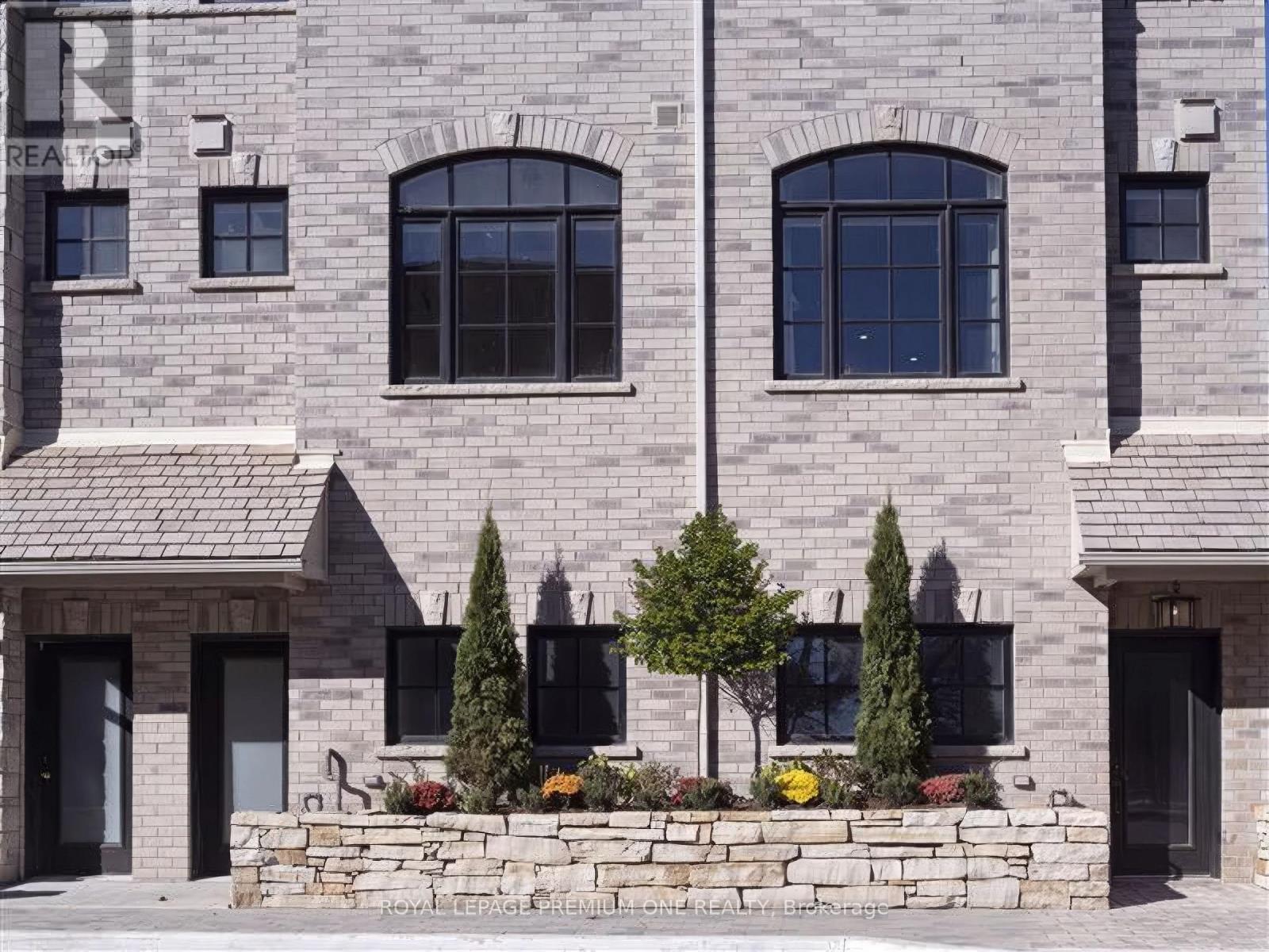 #49 - 30 Commerce Trail, Toronto, Ontario  M6N 0C2 - Photo 3 - W14091770