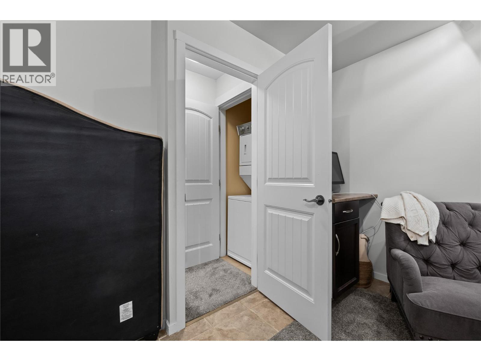 3275 Broadview Road Unit# 10