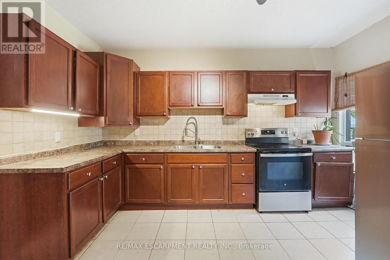 26 Niagara Street, Hamilton, Ontario  L8L 6A2 - Photo 6 - X13746650