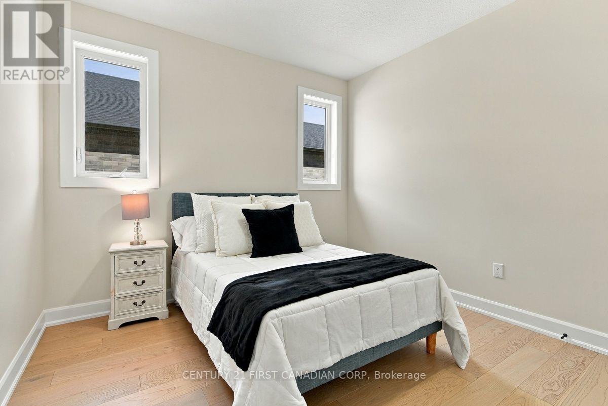 12 Briscoe Crescent, Strathroy-Caradoc, Ontario N7G 4E1 - Photo 25 - X14099880