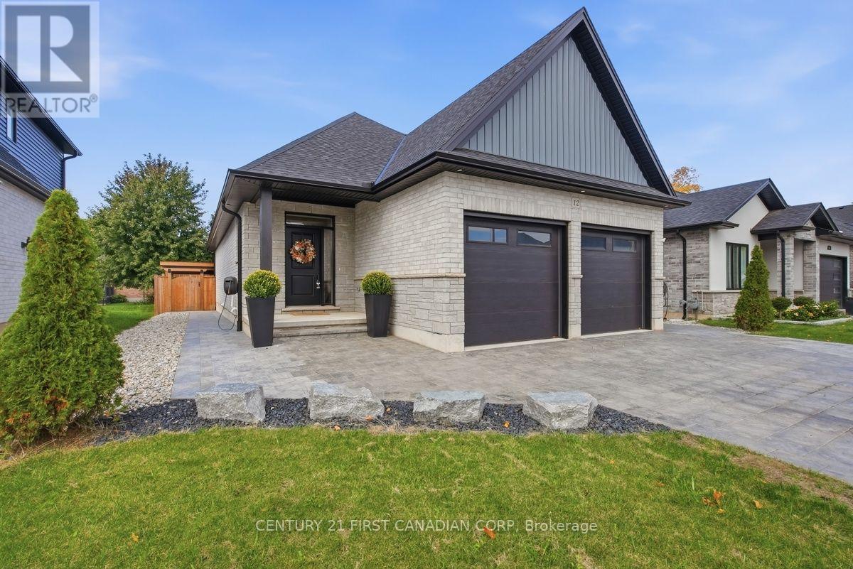 12 Briscoe Crescent, Strathroy-Caradoc, Ontario N7G 4E1 - Photo 3 - X14099880