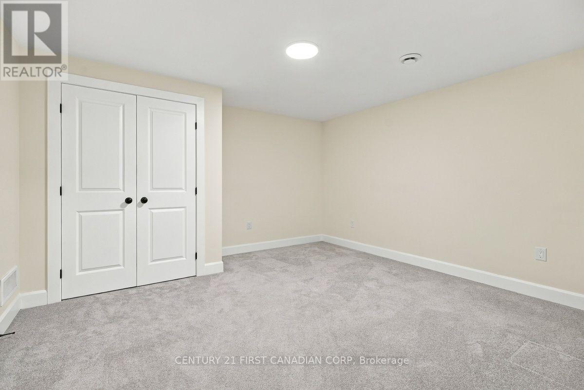 12 Briscoe Crescent, Strathroy-Caradoc, Ontario N7G 4E1 - Photo 33 - X14099880