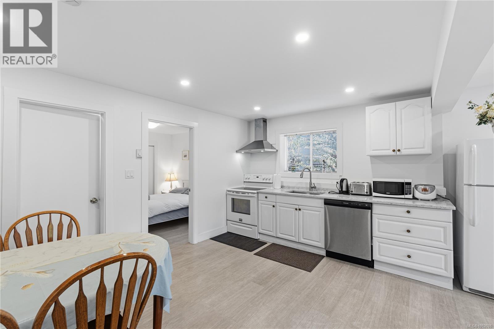 5072 Vista View Cres