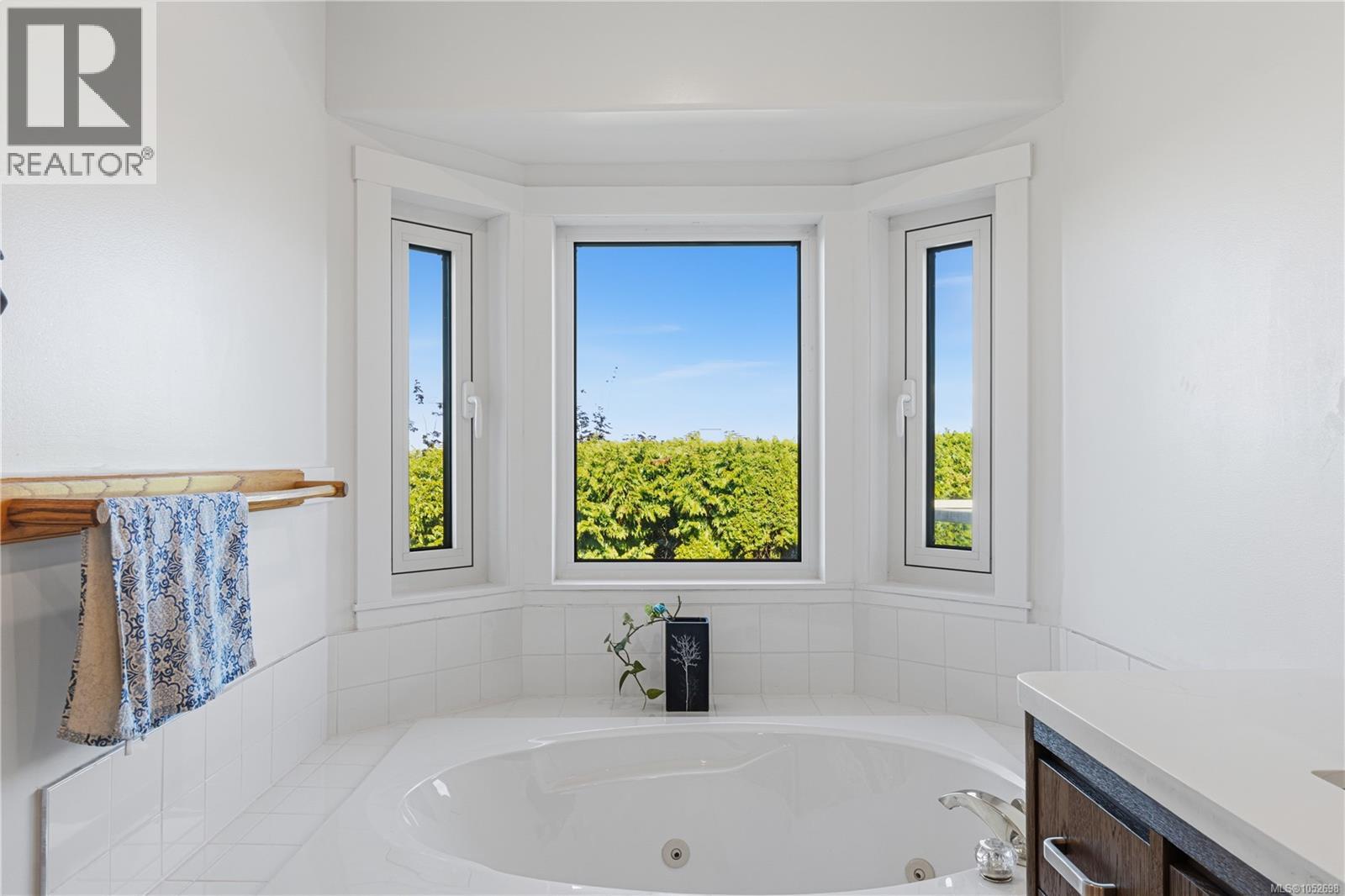 5072 Vista View Cres