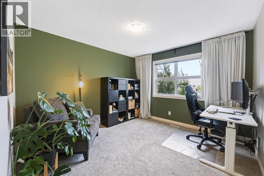 75 Cedarwood Lane SW, Calgary, Alberta  T2W 6J3 - Photo 21 - A2352130