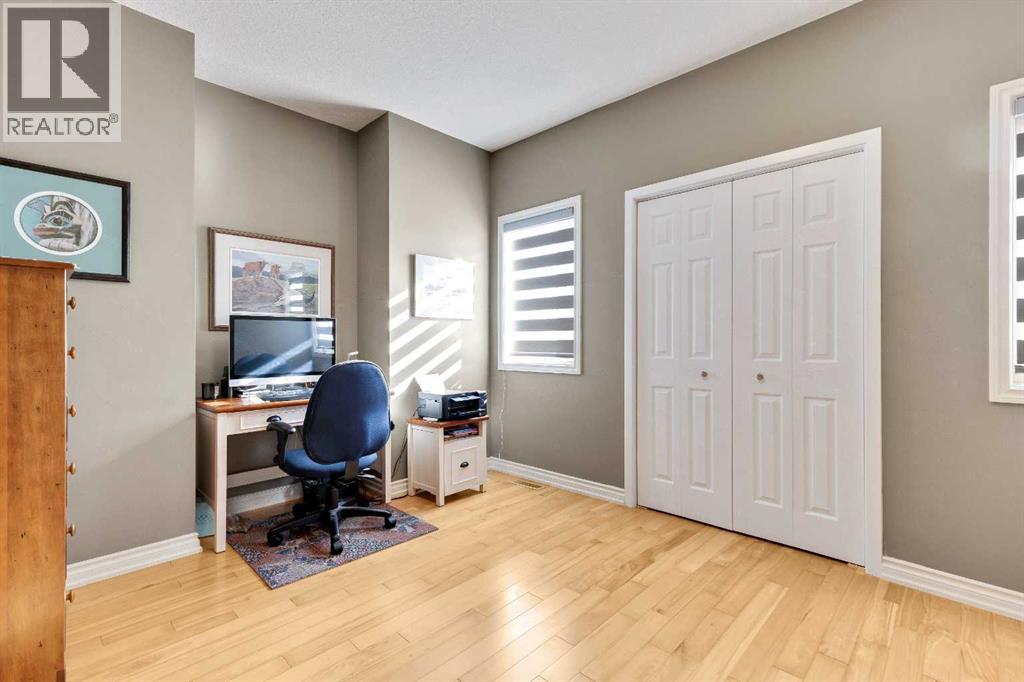 237 Chapala Drive SE, Calgary, Alberta  T2X 3T5 - Photo 10 - A2352413