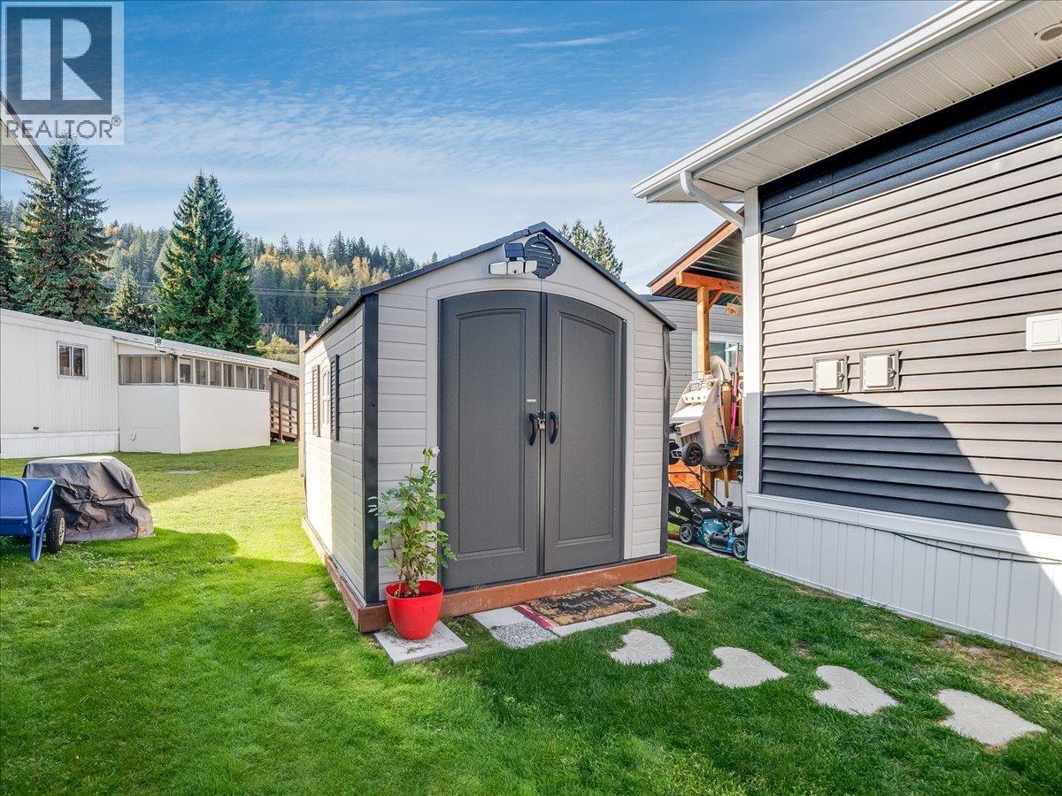 1601 Columbia Avenue Unit# 26, Castlegar, British Columbia  V1N 1J1 - Photo 5 - 10403984