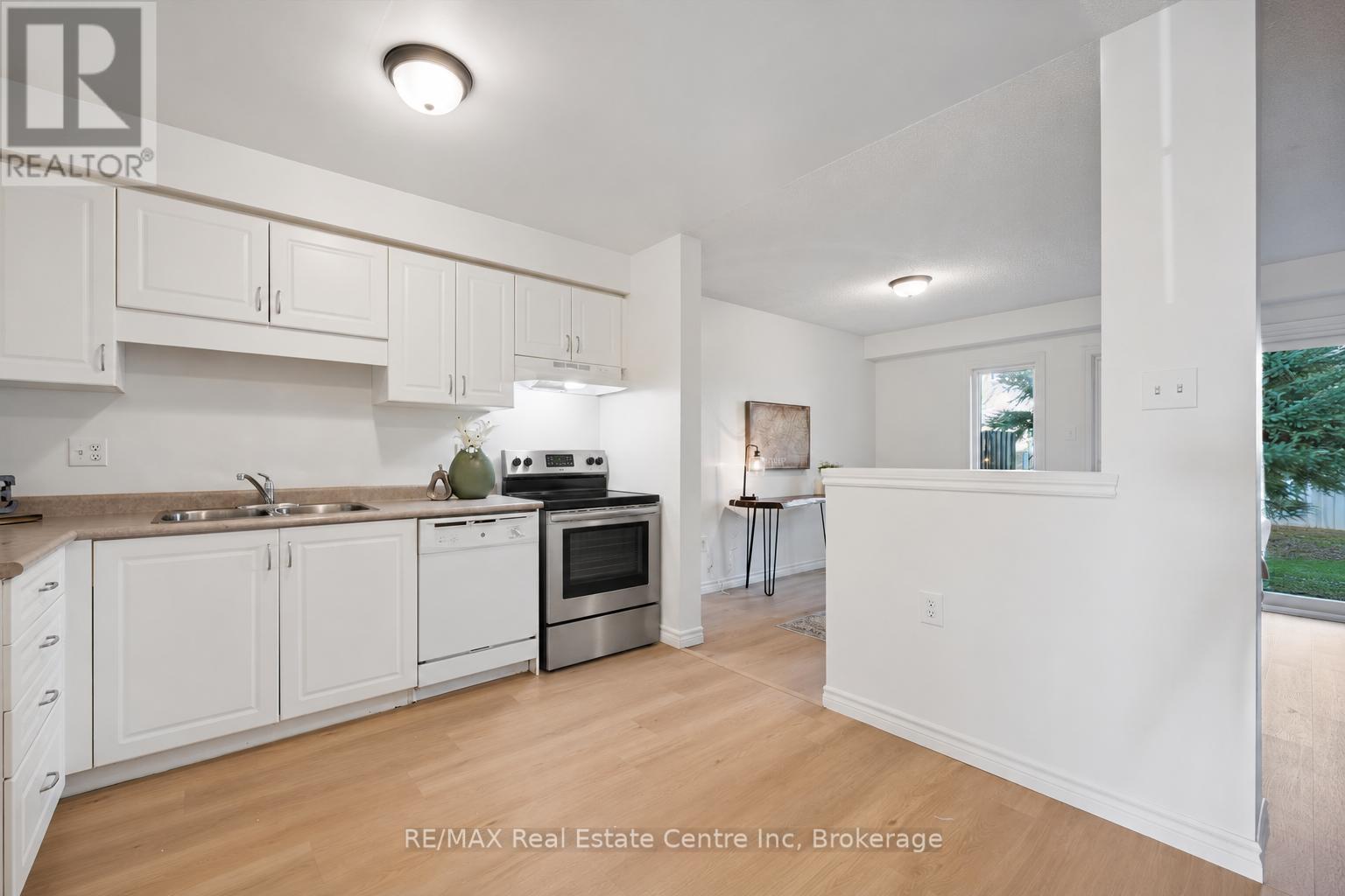 6 Revell Drive, Guelph (Clairfields/hanlon Business Park), Ontario  N1G 0B8 - Photo 7 - X14099912