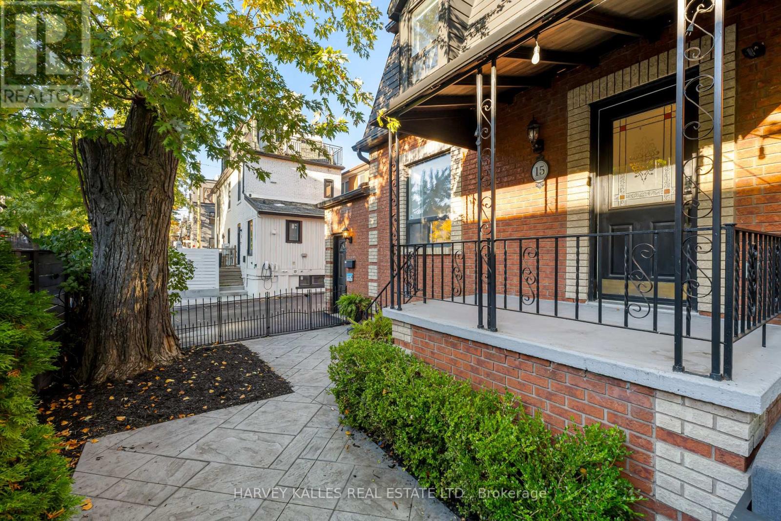 15 Markham Street, Toronto, Ontario  M6J 2G1 - Photo 2 - C14099940