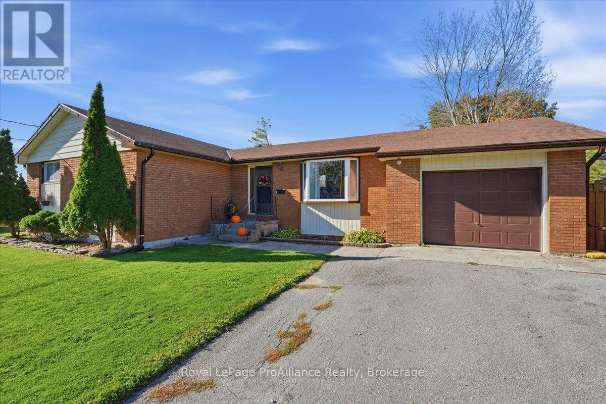 25 Ashley Street, Belleville, Ontario  K0K 2B0 - Photo 3 - X14099962