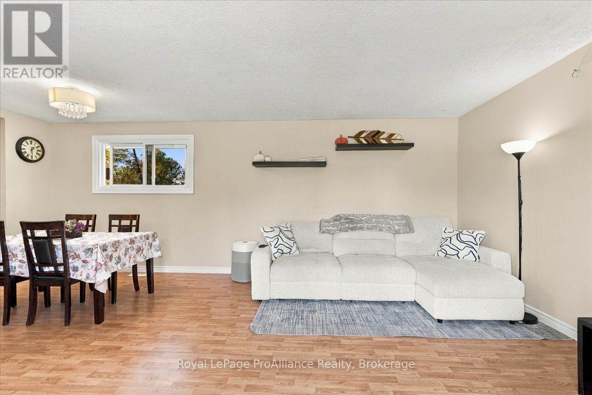 25 Ashley Street, Belleville, Ontario  K0K 2B0 - Photo 7 - X14099962