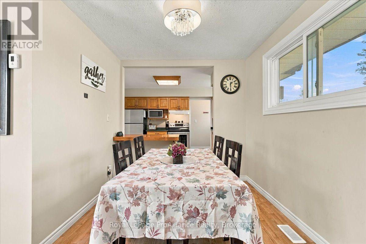 25 Ashley Street, Belleville, Ontario  K0K 2B0 - Photo 9 - X14099962