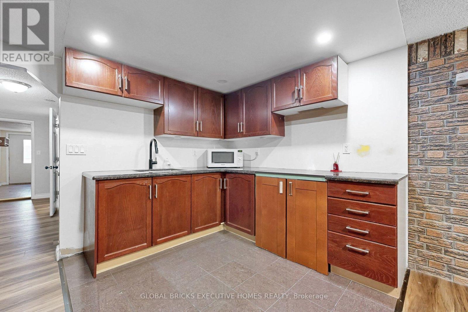 53 Goldring Drive, Whitby, Ontario  L1P 1B9 - Photo 45 - E14099942