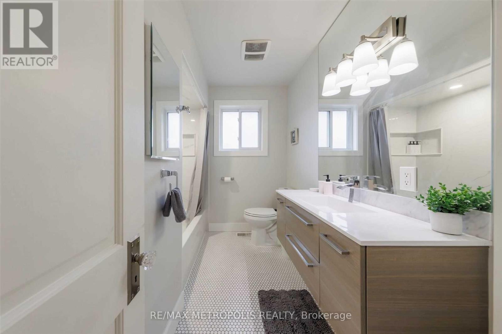 Main - 21 Hills Road, Ajax, Ontario  L1S 2W2 - Photo 11 - E14099968