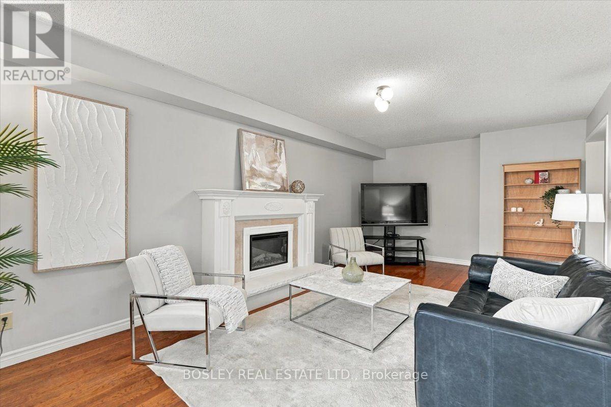 2259 Cottonwood Circle, Pickering, Ontario  L1X 2P9 - Photo 11 - E14099980