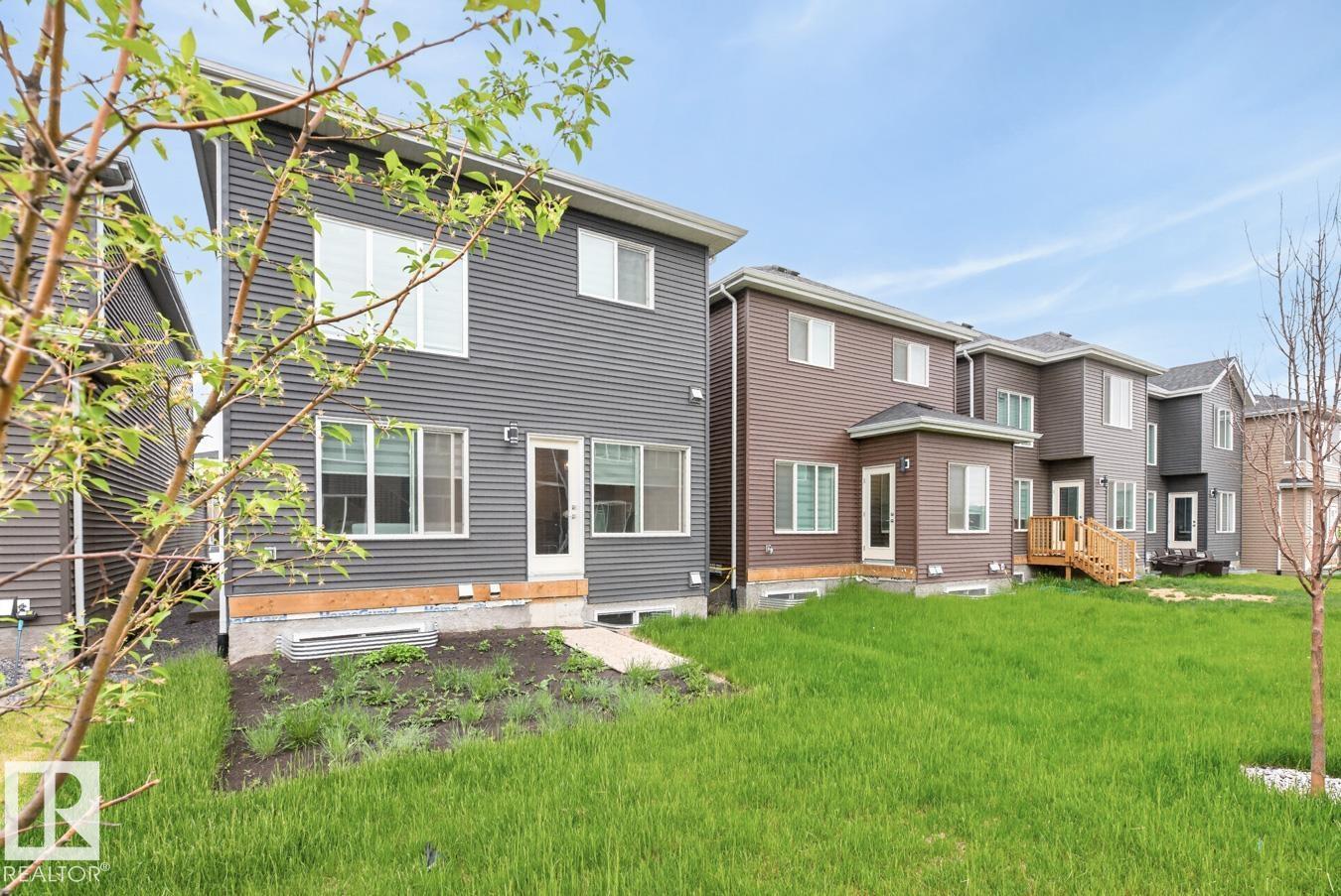 3227 Magpie LI NW