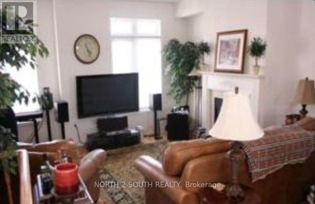 80 Burgon Place, Aurora, Ontario  L4G 7Y2 - Photo 2 - N14099866