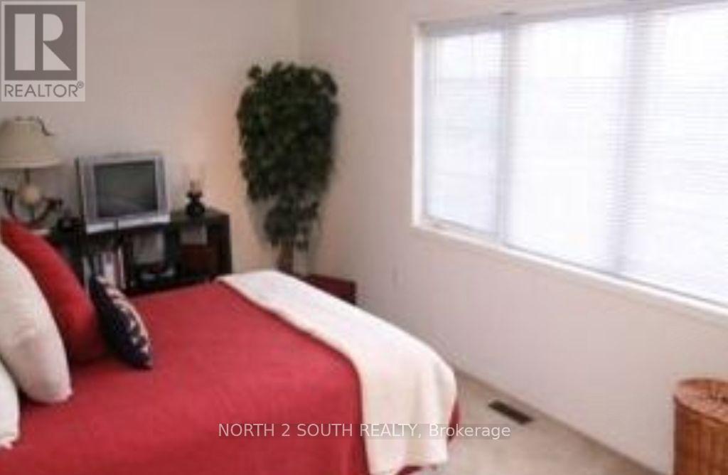 80 Burgon Place, Aurora, Ontario  L4G 7Y2 - Photo 4 - N14099866