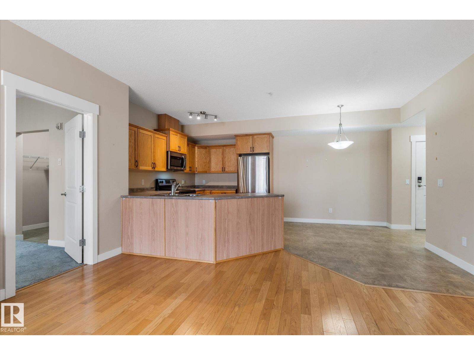 #331 511 QUEEN ST