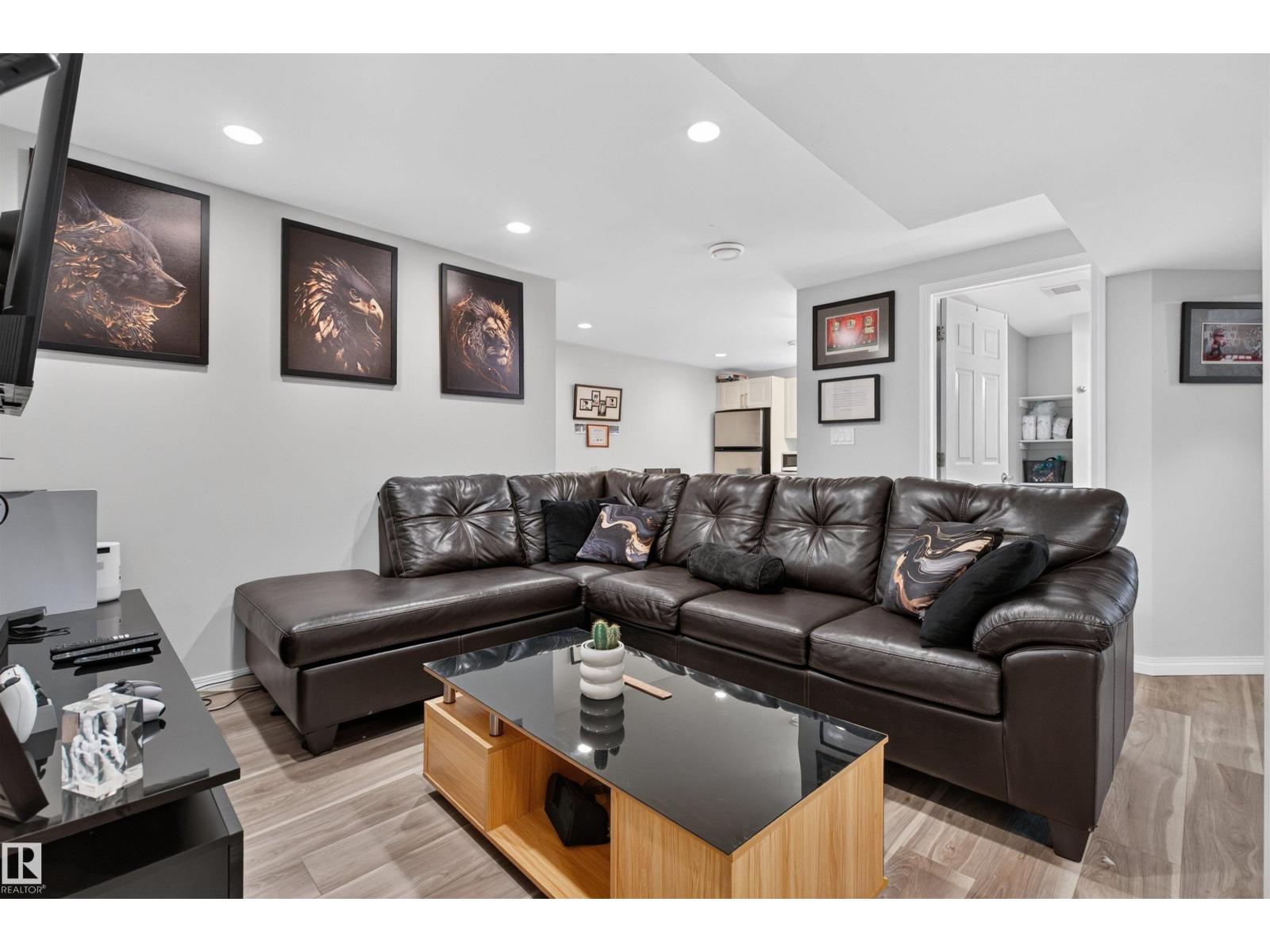 15104 74 ST NW