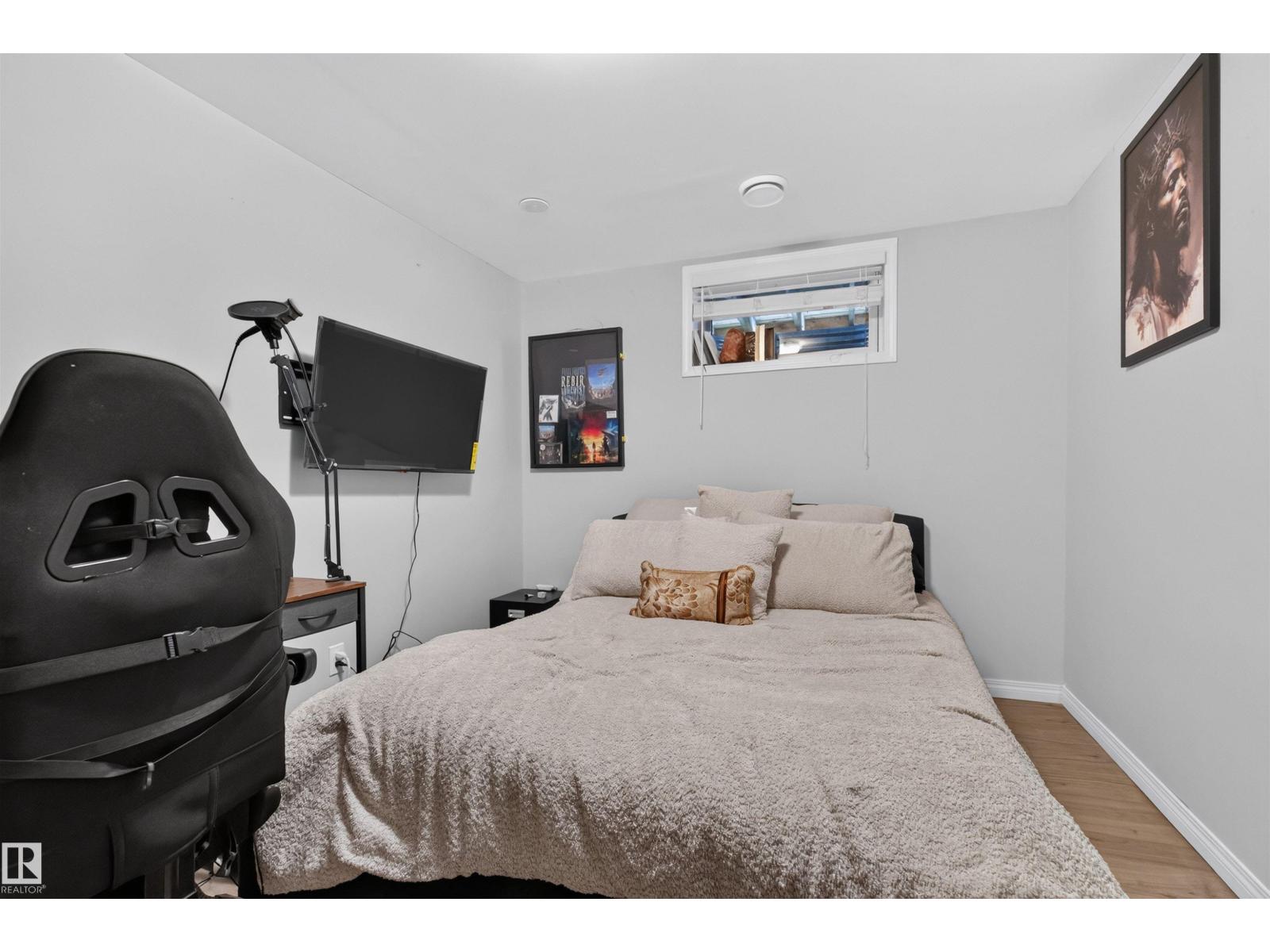 15104 74 ST NW