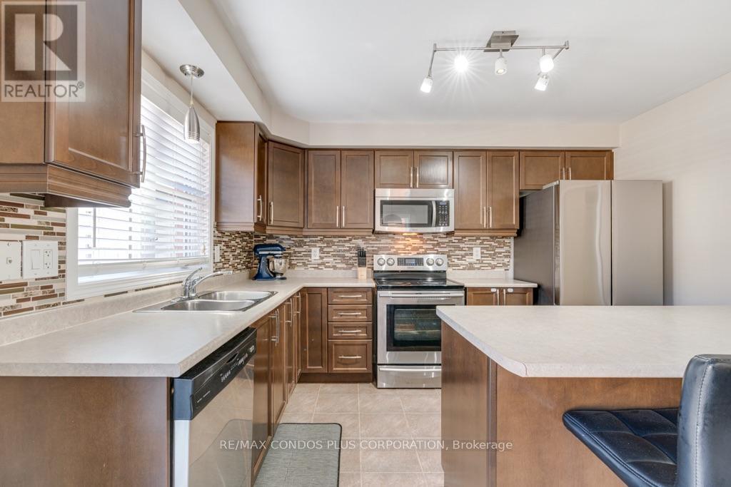 258 Magurn Lane, Milton, Ontario  L9T 7C5 - Photo 3 - W14099858