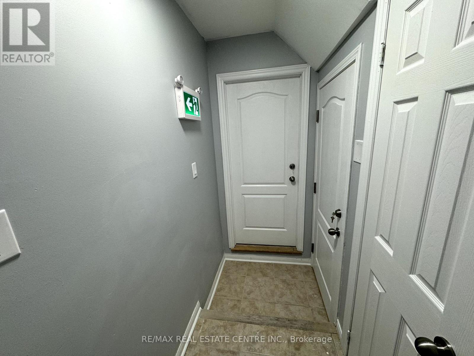 Bsmt. - 5983 Sidmouth Street, Mississauga, Ontario  L5V 2Z5 - Photo 2 - W14099888