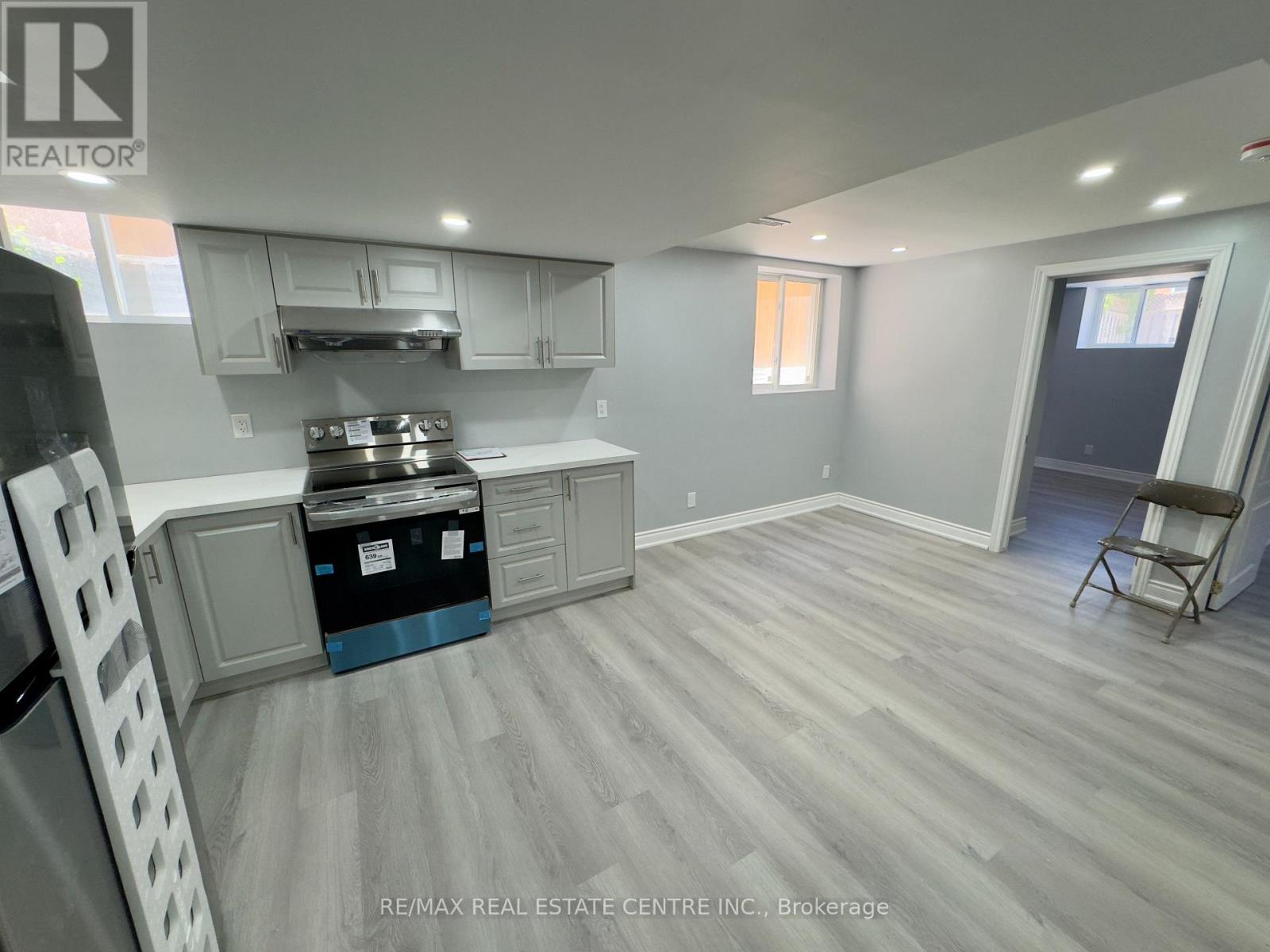 Bsmt. - 5983 Sidmouth Street, Mississauga, Ontario  L5V 2Z5 - Photo 5 - W14099888