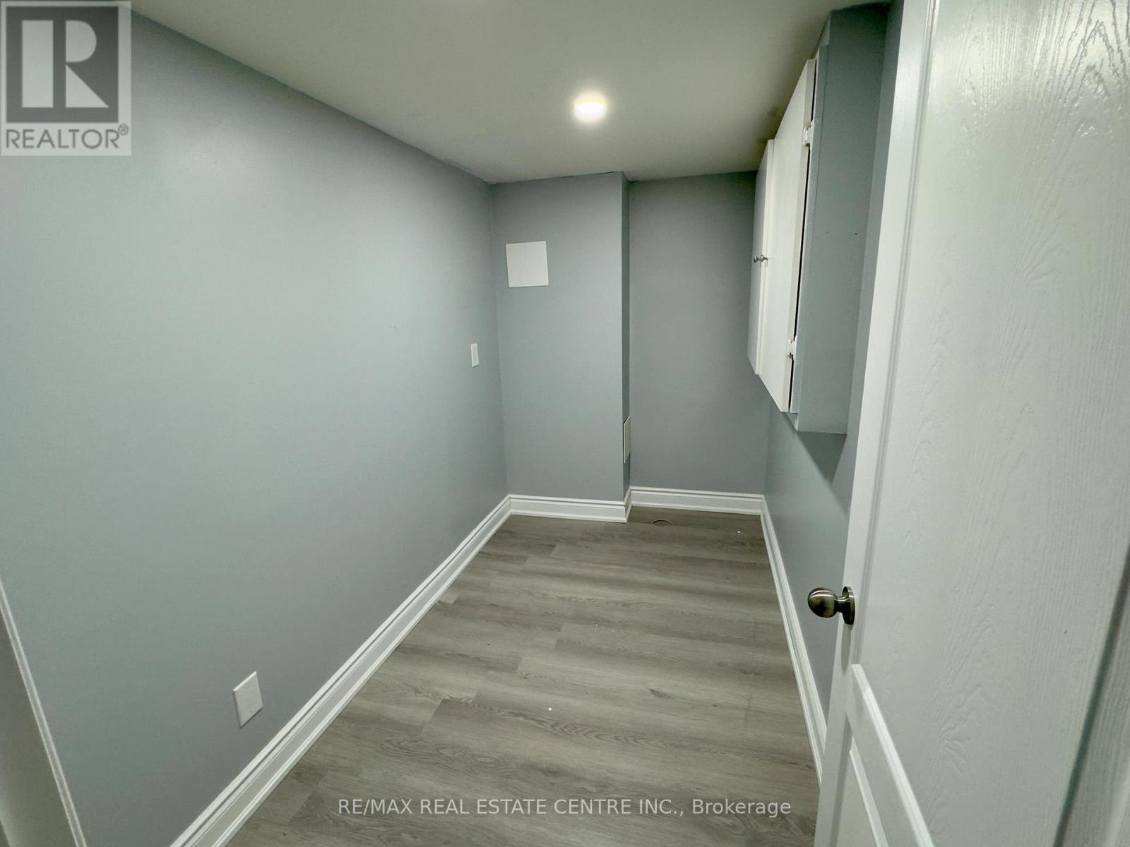 Bsmt. - 5983 Sidmouth Street, Mississauga, Ontario  L5V 2Z5 - Photo 8 - W14099888