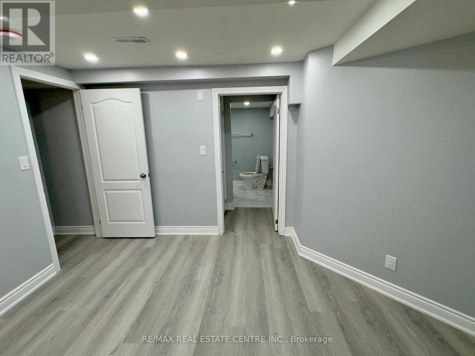 Bsmt. - 5983 Sidmouth Street, Mississauga, Ontario  L5V 2Z5 - Photo 9 - W14099888