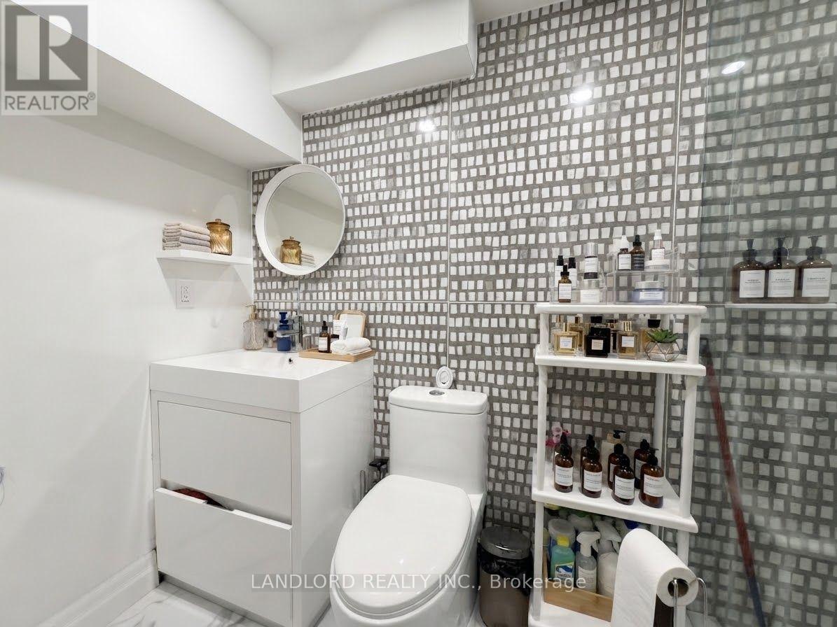 4 - 121 Sorauren Avenue, Toronto, Ontario  M6R 2E3 - Photo 14 - W14099934