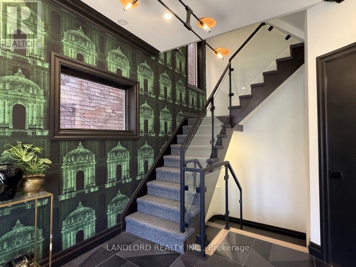 4 - 121 Sorauren Avenue, Toronto, Ontario  M6R 2E3 - Photo 17 - W14099934