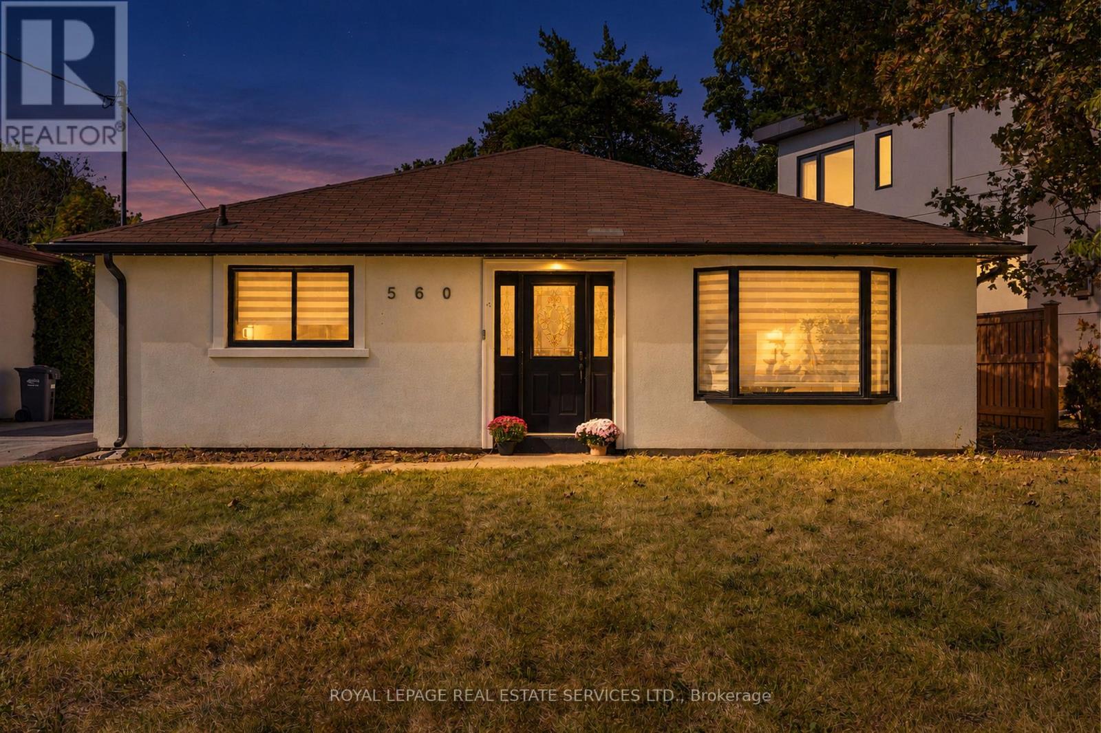 560 Stonecliffe Road, Oakville, Ontario  L6L 4N9 - Photo 1 - W14099982