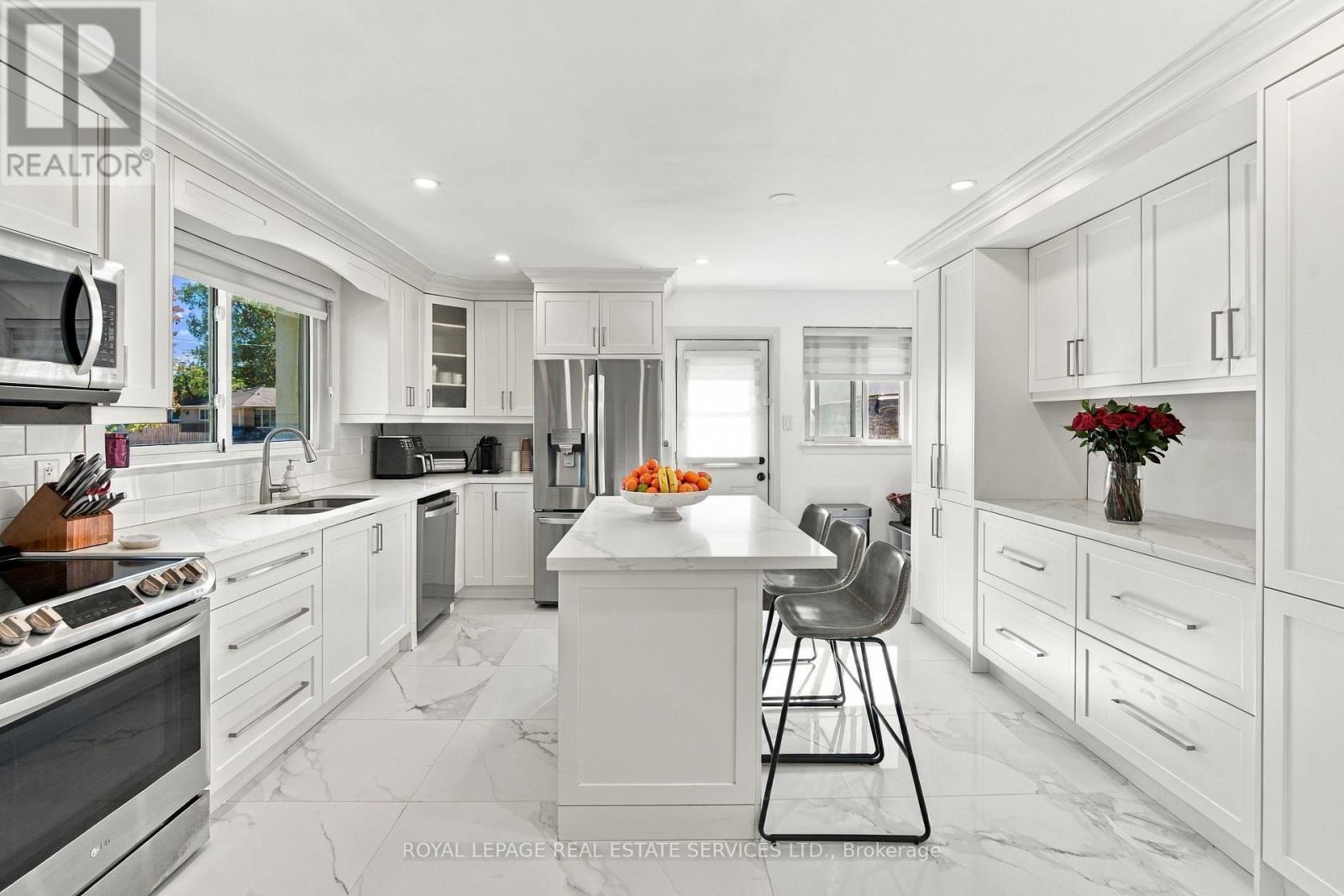 560 Stonecliffe Road, Oakville, Ontario  L6L 4N9 - Photo 9 - W14099982