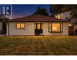 560 STONECLIFFE ROAD, Oakville, Ontario