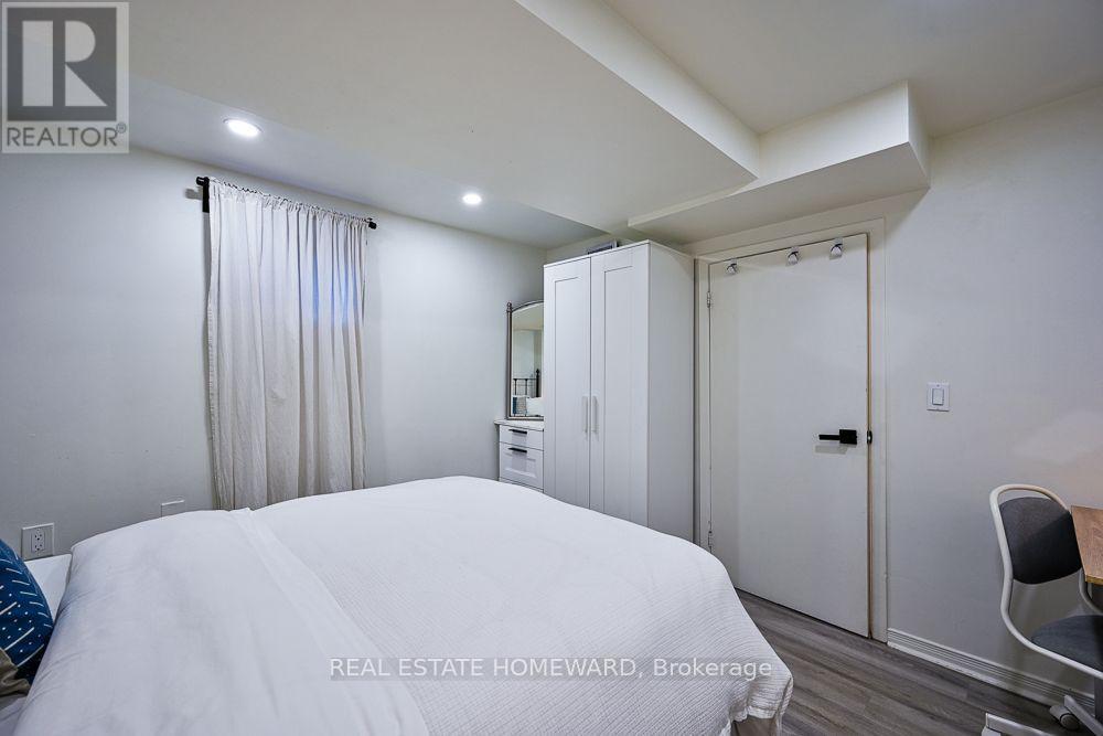 Lower - 145 Boston Avenue, Toronto, Ontario  M4M 2T8 - Photo 14 - E14032760