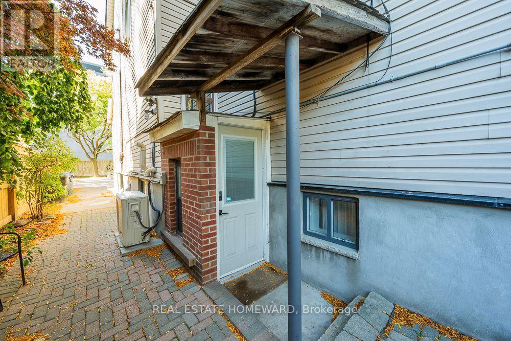 Lower - 145 Boston Avenue, Toronto, Ontario  M4M 2T8 - Photo 21 - E14032760