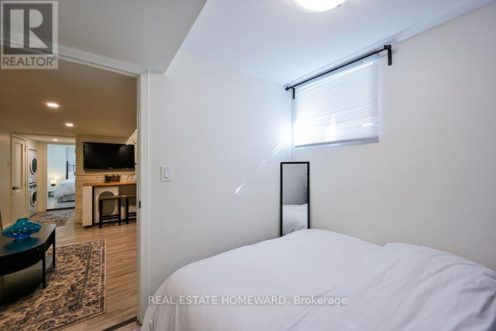 Lower - 145 Boston Avenue, Toronto, Ontario  M4M 2T8 - Photo 17 - E14032760