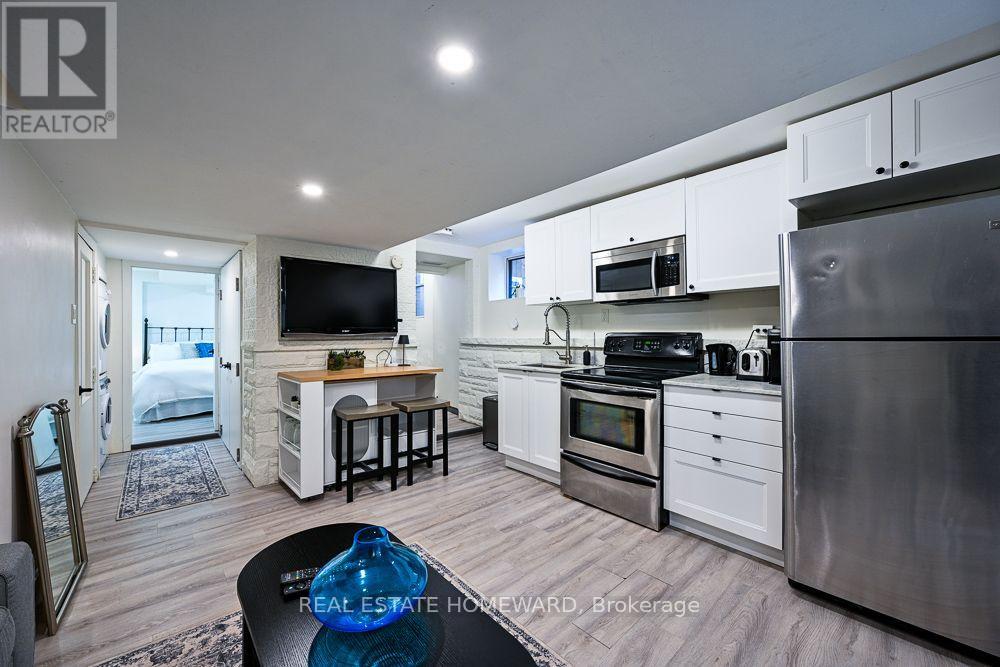 Lower - 145 Boston Avenue, Toronto, Ontario  M4M 2T8 - Photo 3 - E14032760
