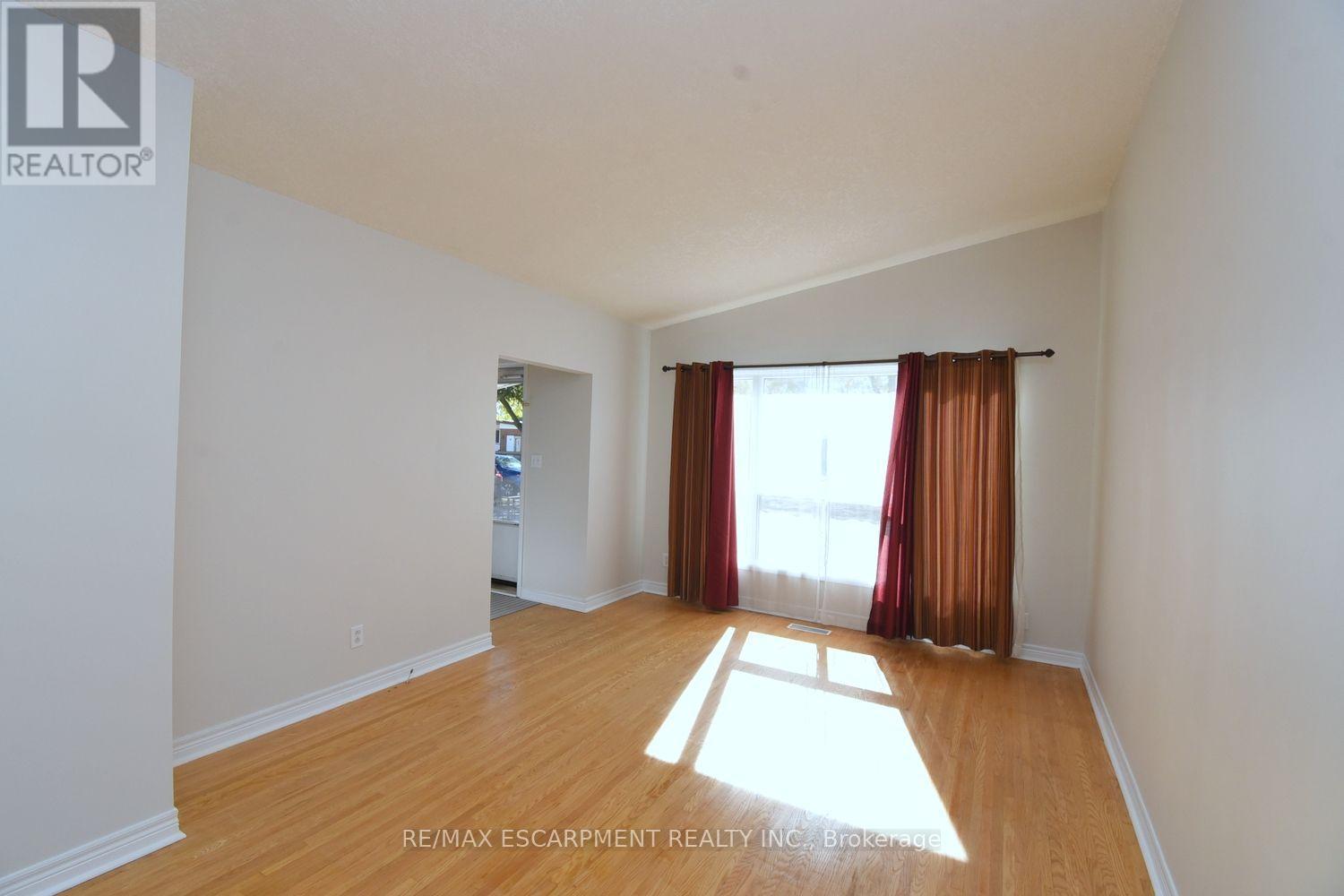 5 Ronaldshay Avenue, Hamilton, Ontario  L9A 3B2 - Photo 8 - X14099930