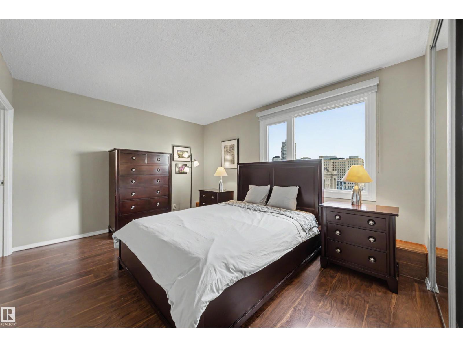 #905 9809 110 ST NW