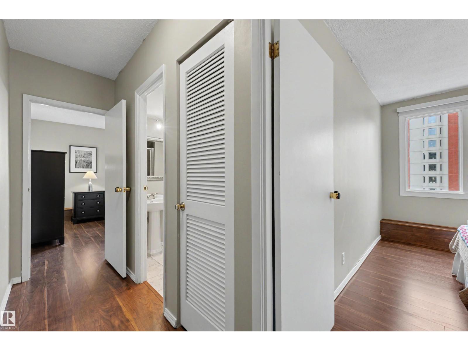 #905 9809 110 ST NW