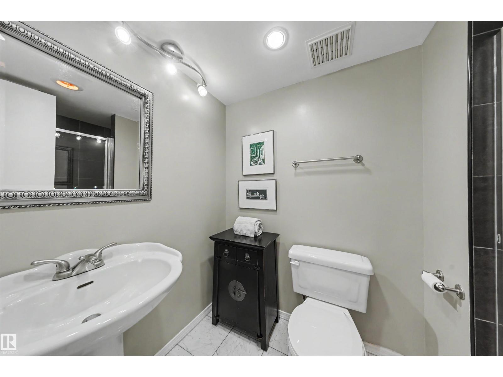 #905 9809 110 ST NW
