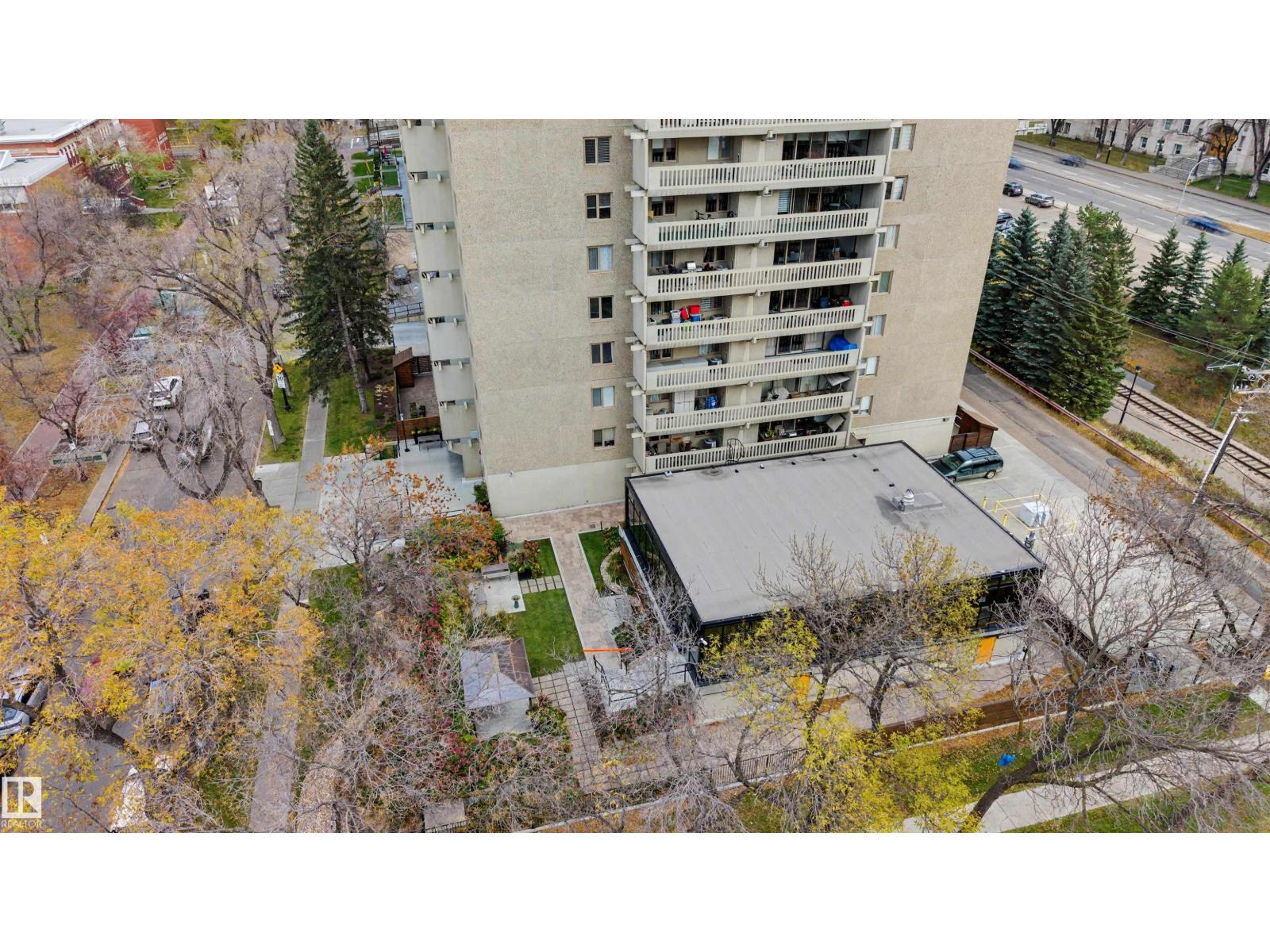 #905 9809 110 ST NW