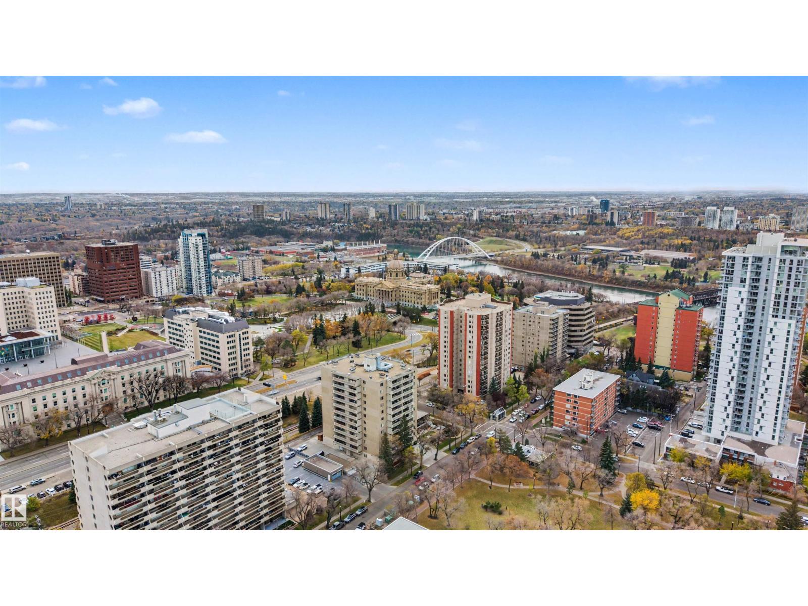 #905 9809 110 ST NW