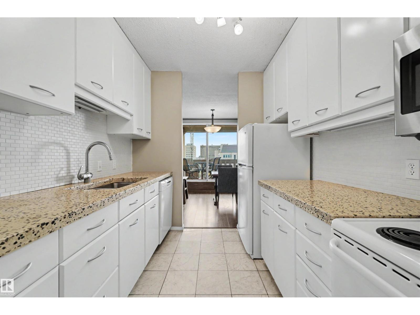 #905 9809 110 ST NW