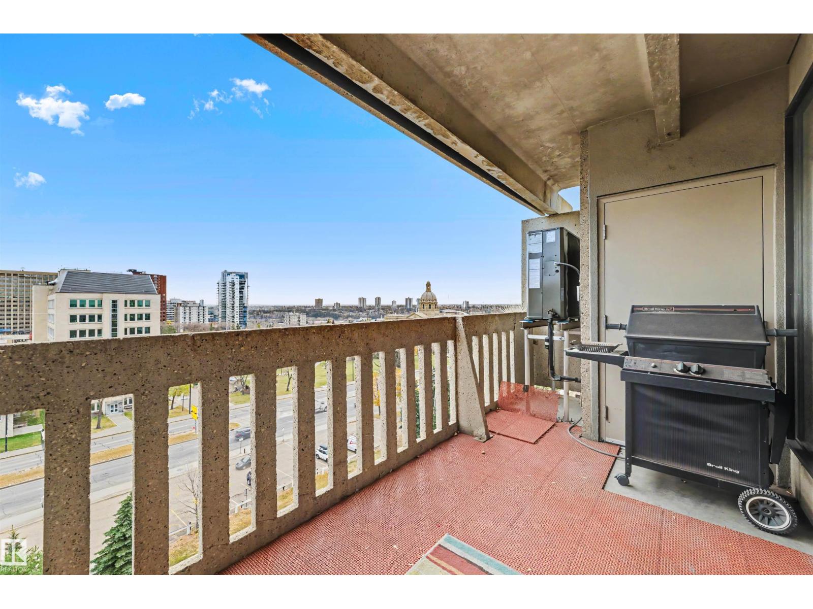#905 9809 110 ST NW